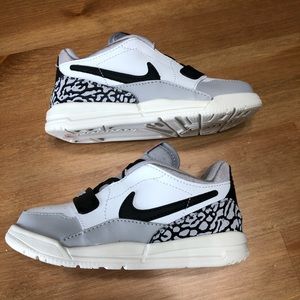Nike Jordan Legacy 312 low size 9 toddler